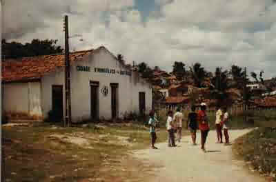 Foto vom Eingang zum Kinderdorf
